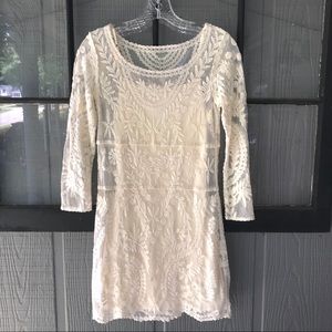 🎉HOST PICK!🎉 Express lace dress, cream colored with slip lining
